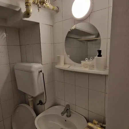 Gallery House アパート